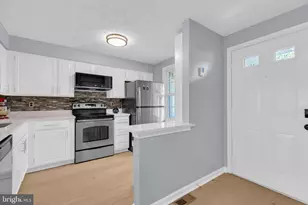 8544 Blue Rock Ln, Lorton, VA 22079 - Photo 14