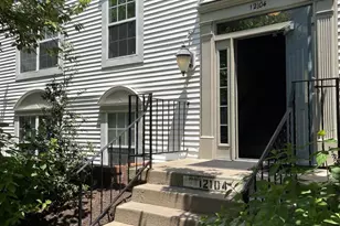 12104 Greenway Ct, Fairfax, VA 22033 - Photo 4