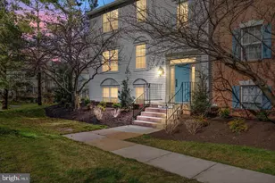 12104 Greenway Ct, Fairfax, VA 22033 - Photo 1