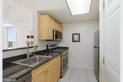 2726 Gallows Road #1309, Vienna, VA 22180 - Photo 10