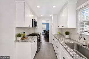14439 Salisbury Plain Ct, Centreville, VA 20120 - Photo 4