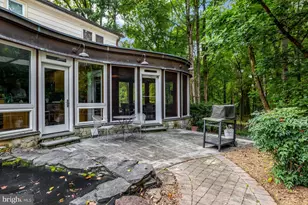 920 Holly Run Ct, Great Falls, VA 22066 - Photo 12