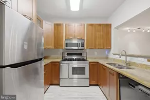 12016 Taliesin Pl, Reston, VA 20190 - Photo 10