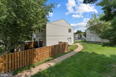 328 Reneau Way, Herndon, VA 20170 - Photo 2