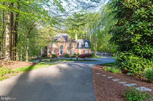 6528 Heather Brook Ct, McLean, VA 22101 - Photo 2