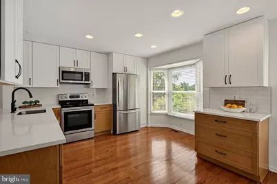 13916 Ludington Place, Centreville, VA 20121 - Photo 12