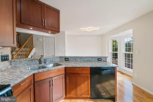 6510 Kelsey Point Cir, Alexandria, VA 22315 - Photo 16