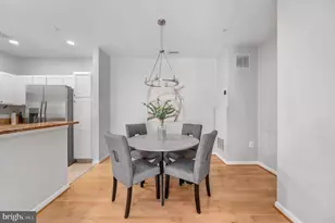 4137 Fountainside Ln, Fairfax, VA 22030 - Photo 8
