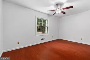 8123 Kingsway Ct, Springfield, VA 22152 - Photo 18