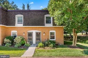8123 Kingsway Ct, Springfield, VA 22152 - Photo 2