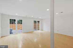 8015 Merry Oaks Ct, Vienna, VA 22182 - Photo 18