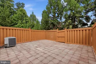 8015 Merry Oaks Ct, Vienna, VA 22182 - Photo 20