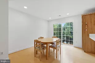 8015 Merry Oaks Ct, Vienna, VA 22182 - Photo 10
