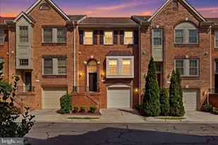 8015 Merry Oaks Ct, Vienna, VA 22182 - Photo 1