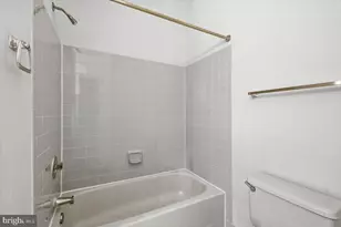 8015 Merry Oaks Ct, Vienna, VA 22182 - Photo 26