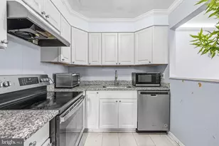 9604 Inverary Ct, Lorton, VA 22079 - Photo 6