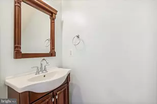 8360 Hunter Murphy Cir, Alexandria, VA 22309 - Photo 12