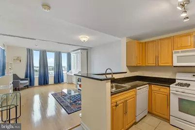2726 Gallows Road #1001, Vienna, VA 22180 - Photo 2