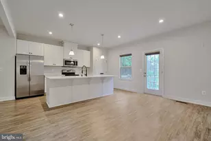 7849 Francis Dickens Ln, Annandale, VA 22003 - Photo 2
