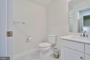 7849 Francis Dickens Ln, Annandale, VA 22003 - Photo 20