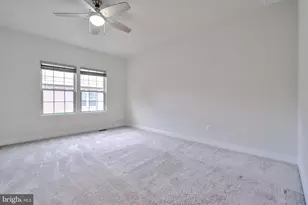7849 Francis Dickens Ln, Annandale, VA 22003 - Photo 8