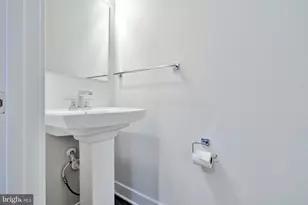 7849 Francis Dickens Ln, Annandale, VA 22003 - Photo 16