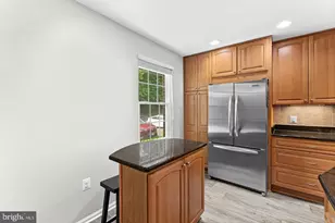8942 Astongale Ct, Springfield, VA 22152 - Photo 16