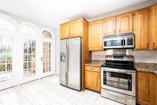 2155 Wolftrap Ct, Vienna, VA 22182 - Photo 12