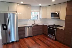 6839 Signature Cir, Alexandria, VA 22310 - Photo 2