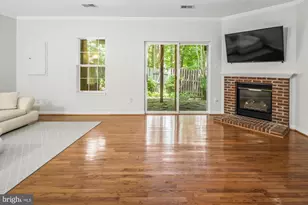 4749 Thornbury Dr, Fairfax, VA 22030 - Photo 2