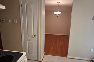 9031 Piney Grove Dr, Fairfax, VA 22031 - Photo 8