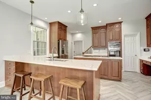 9563 Edmonston Dr, Great Falls, VA 22066 - Photo 2