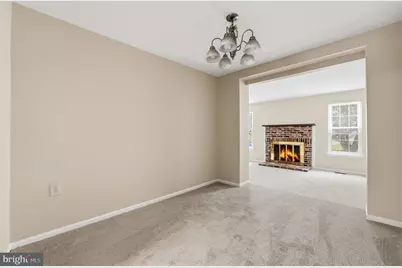 10065 Chestnut Wood Lane, Burke, VA 22015 - Photo 6