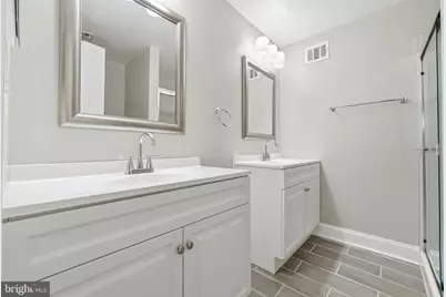 10065 Chestnut Wood Lane, Burke, VA 22015 - Photo 16