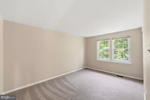 10065 Chestnut Wood Ln, Burke, VA 22015 - Photo 14