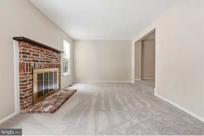 10065 Chestnut Wood Lane, Burke, VA 22015 - Photo 4