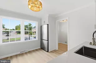9103 Barrick St, Fairfax, VA 22031 - Photo 6