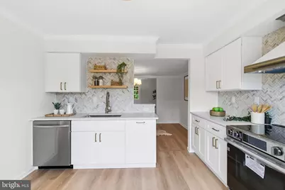 9103 Barrick Street, Fairfax, VA 22031 - Photo 8