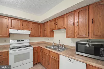 11510 Underoak Court, Reston, VA 20191 - Photo 12