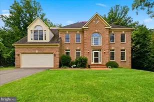 1959 Horse Shoe Dr, Vienna, VA 22182 - Photo 1