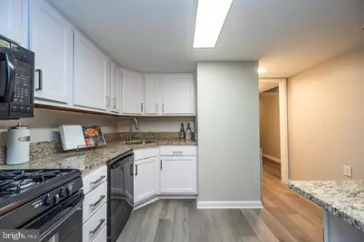 1403 Northgate Square #1B, Reston, VA 20190 - Photo 2
