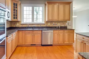 4493 Monmouth St, Fairfax, VA 22030 - Photo 6