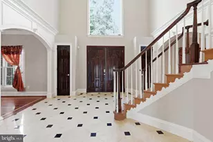 8813 Oak Leaf Dr, Alexandria, VA 22309 - Photo 6