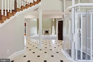 8813 Oak Leaf Dr, Alexandria, VA 22309 - Photo 8