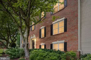 3808 Green Ridge Ct, Fairfax, VA 22033 - Photo 2