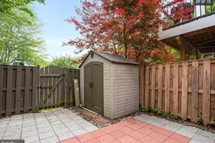 7253 Stover Dr, Alexandria, VA 22306 - Photo 10