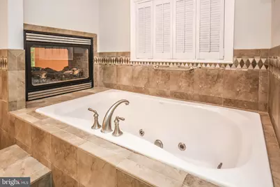 9627 Locust Hill Drive, Great Falls, VA 22066 - Photo 32