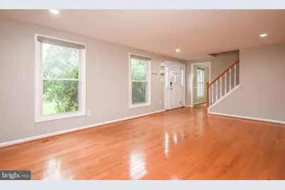 9627 Locust Hill Drive, Great Falls, VA 22066 - Photo 2