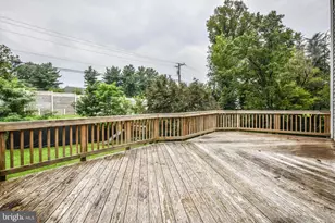 9627 Locust Hill Dr, Great Falls, VA 22066 - Photo 10