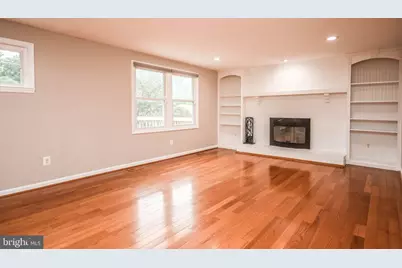 9627 Locust Hill Drive, Great Falls, VA 22066 - Photo 6